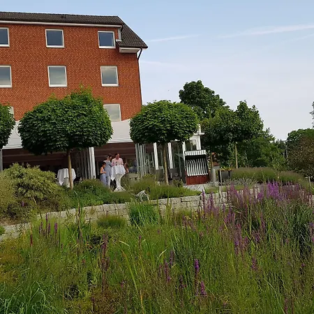 & Restaurant Fricke Otel 3*