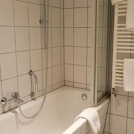 & Restaurant Fricke Szálloda 3*